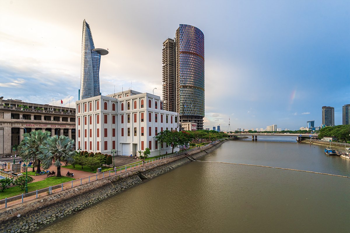 Nghịch lý thị trường bất động sản thanh khoản chậm nhưng dự án vẫn ồ ạt khởi công